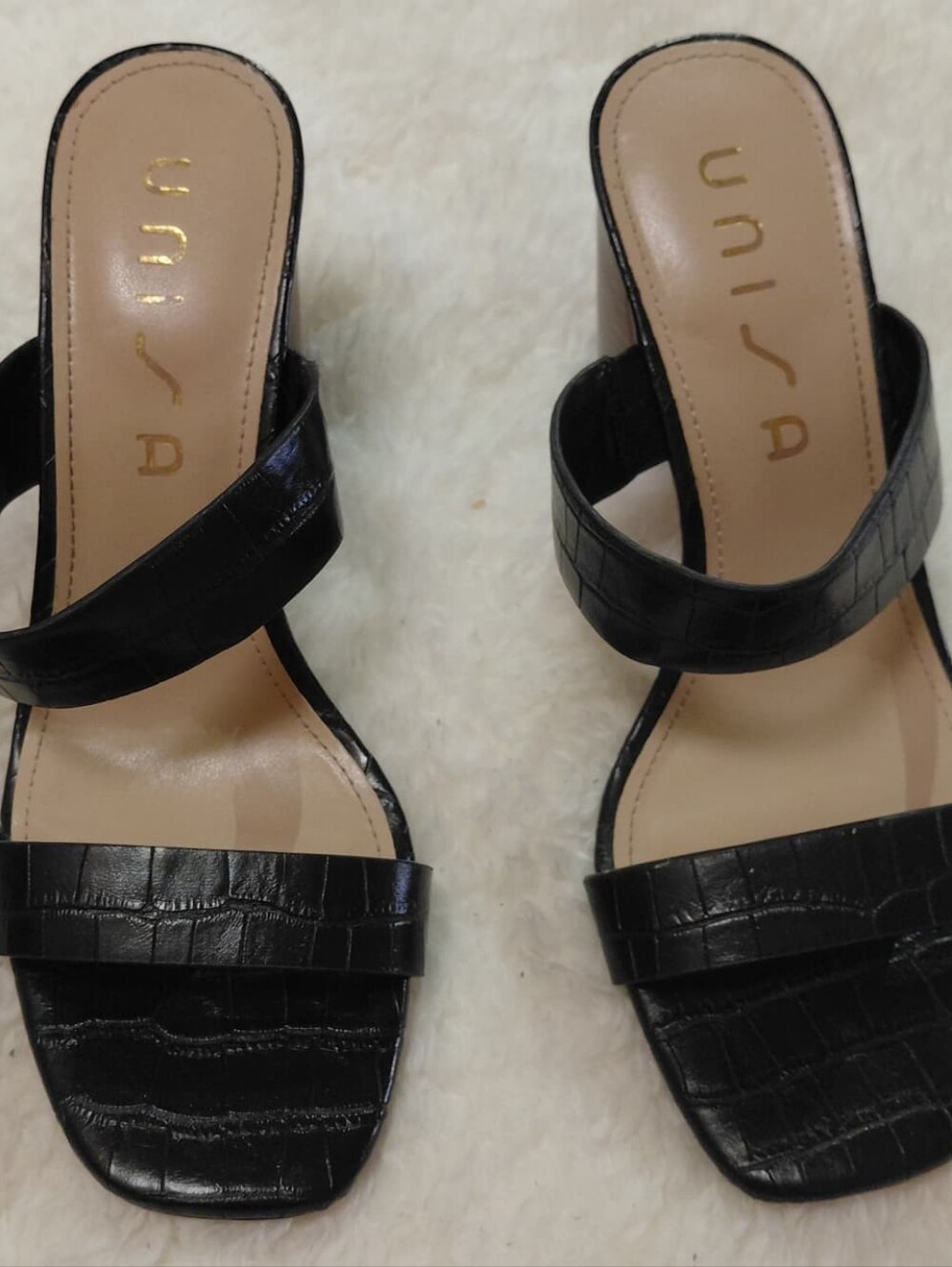 UNISA Black Croc Embossed Block Heel Sandals Size 6.5